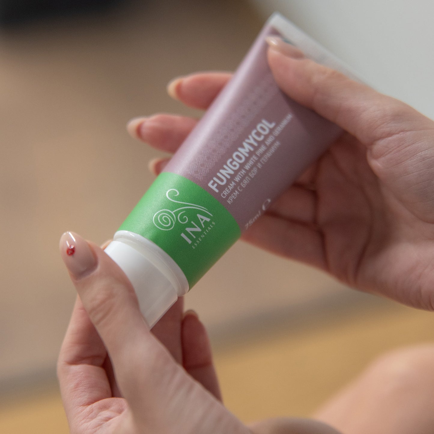 2-in-1 Creme für Nagelpilz und trockene, rissige Haut - mit Weißkiefer, Urea und Geranium